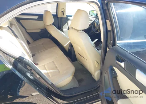 2013 Volkswagen Jetta 2.5L Se z USA, uszkodzony, nr VIN 3VWDX7AJ7DM440522